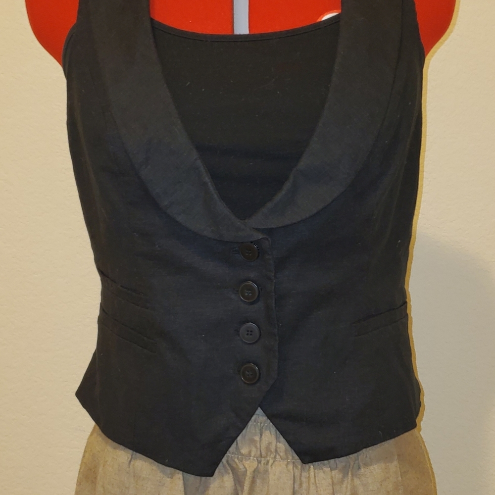 Black Vest - Picture 2 of 4